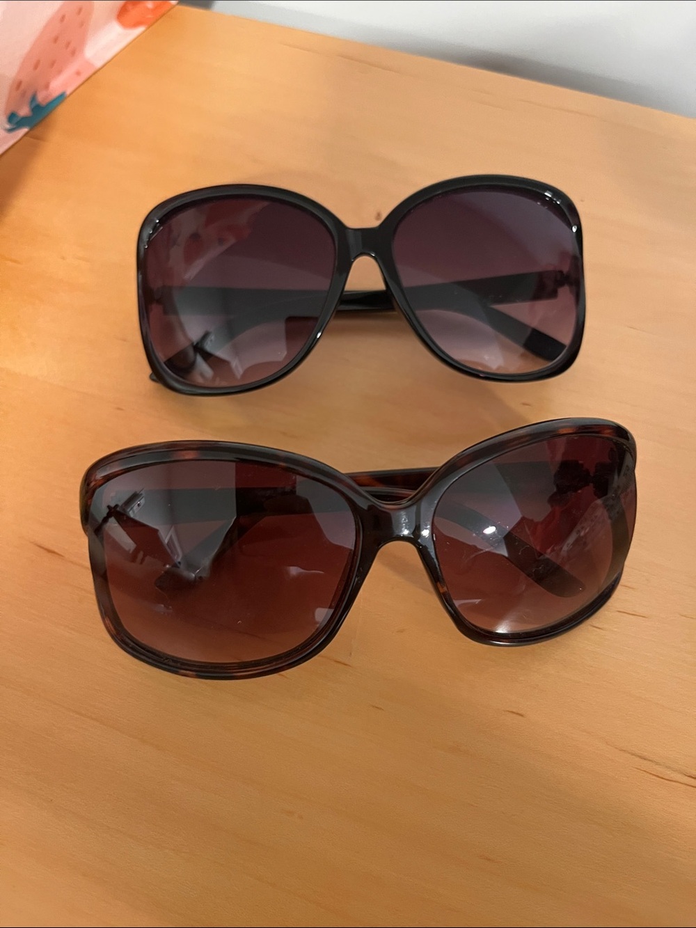 Oversize Jennifer Lopez Sunglass Bundle in Black and Brown